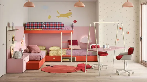 Cameretta con letti a castello e scrivania in melaminico Kids space 10 di Nidi